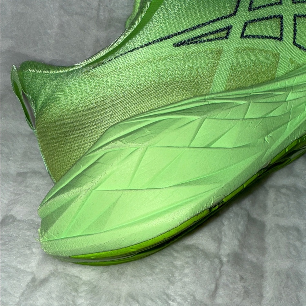 ASICS Novablast 4 Illuminate Green Running Shoes W9.5 2023 - Picture 9 of 16